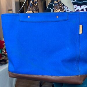 Coach Tote Travel Bag Well Made Quality Leather Trim Beautiful Handles Pristine